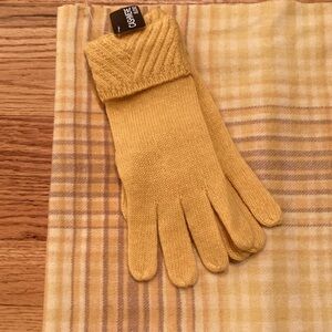 Cashmere yellow scarf